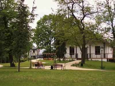 domek-ogrodnika---biblioteka-publiczna-miasta-i-gminy-radzymin