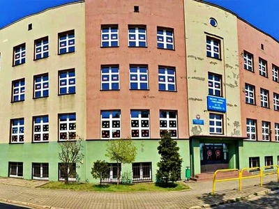 izba-pamieci-i-tradycji---miejska-szkola-podstawowa-nr-12-im--jana-demarczyka-w-piekarach-slaskich