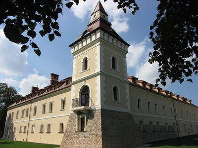 kompleks-zamkowy-tarnowice-stare