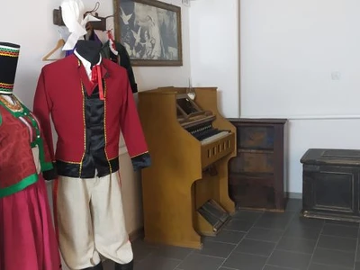 kurpie-i-mazury---kolekcja-henryka-dabrowskiego