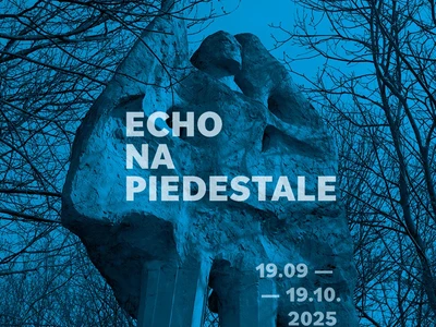 echo-na-piedestale